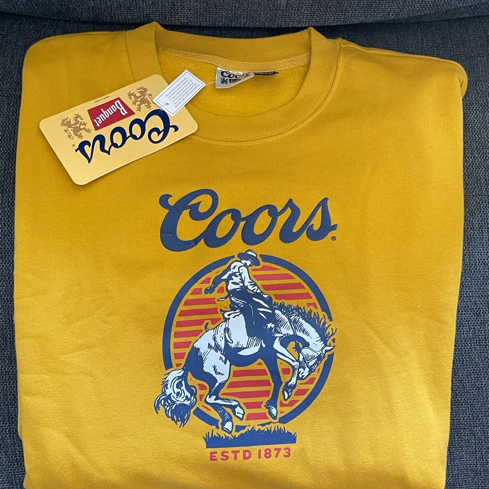 Coors Banquet men’s size XL crewneck sweatshirt. New with tags!